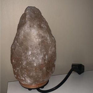 pink himalayan salt lamp